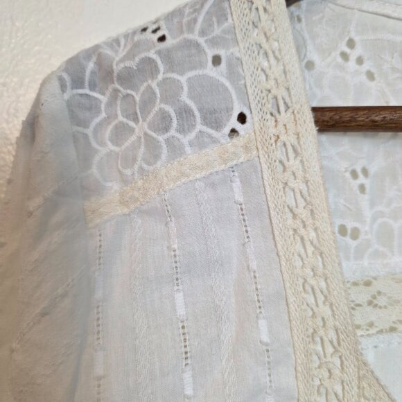 Pol Women Top Lagenlook Gorgeous Flower Embroidery Button Oversized White Small - Picture 8 of 17